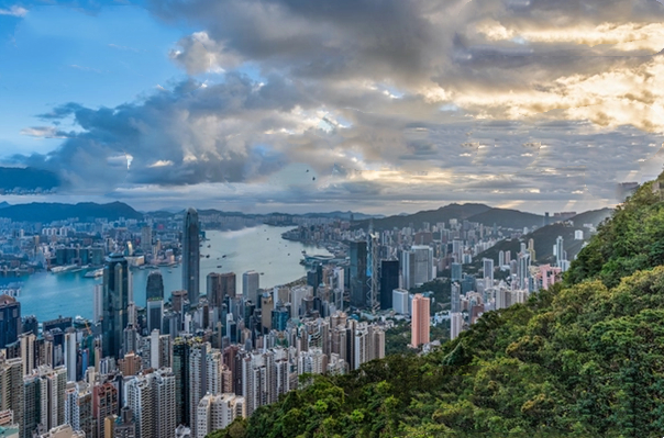 内地人可不可以注册香港公司吗？